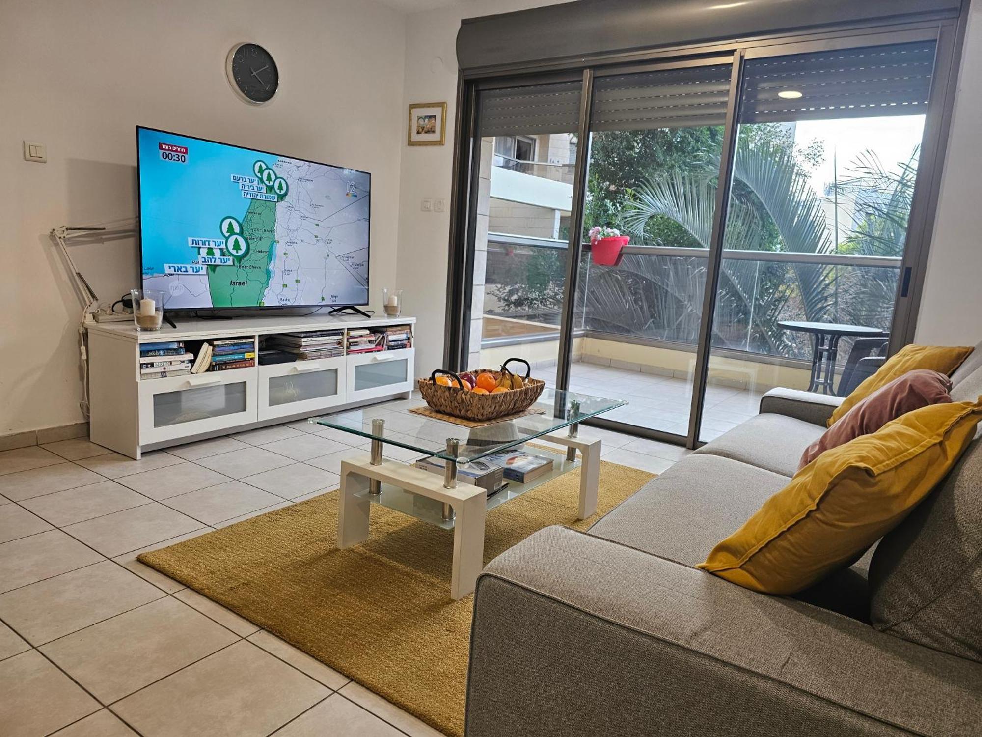 Amazing Apartment In Raanana Up To 5 Guests - & Swimming Pool - Jacuzzi & Gym エクステリア 写真